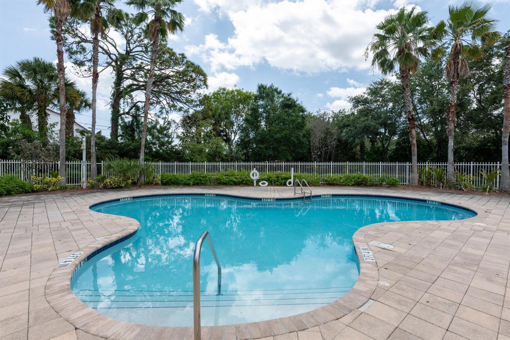 PIPERS CAY CONDO - Residential