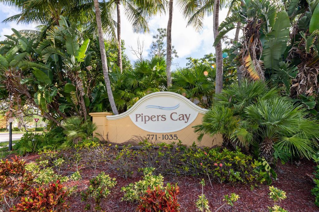 PIPERS CAY CONDO - Residential