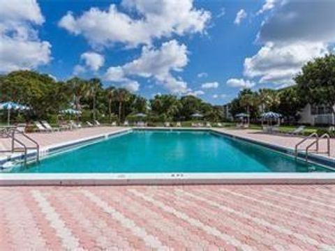2404 ANTIGUA CIRCLE E-4 Coconut Creek FL 33066
