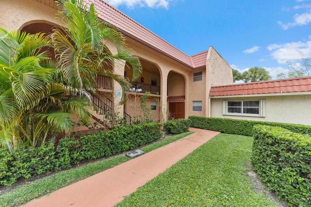 Photo of 503 Lake Dora Drive, West Palm Beach, FL 33411 (MLS # R10717715)