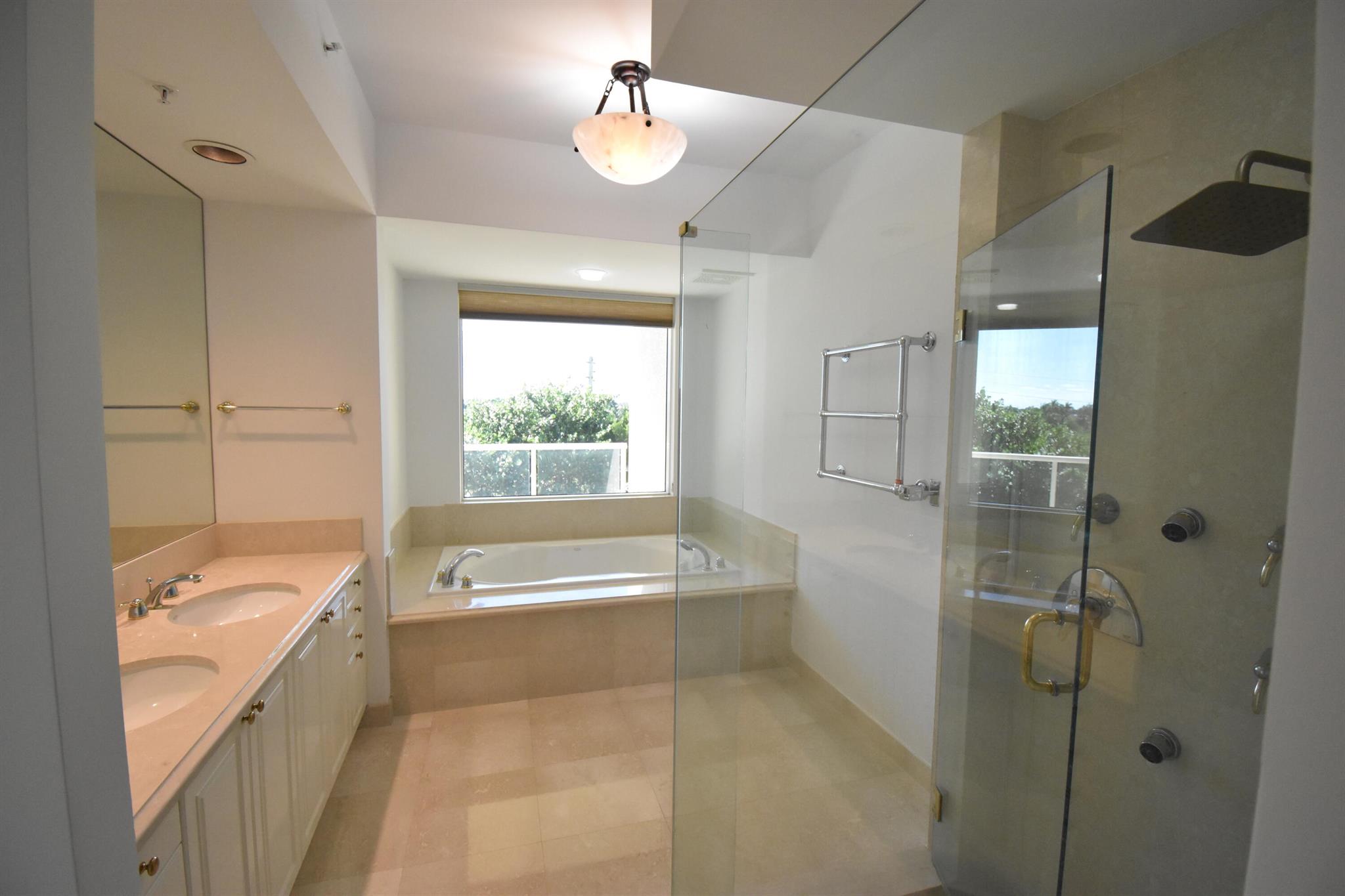 OCEAN GRANDE BEACH & MARI - Residential