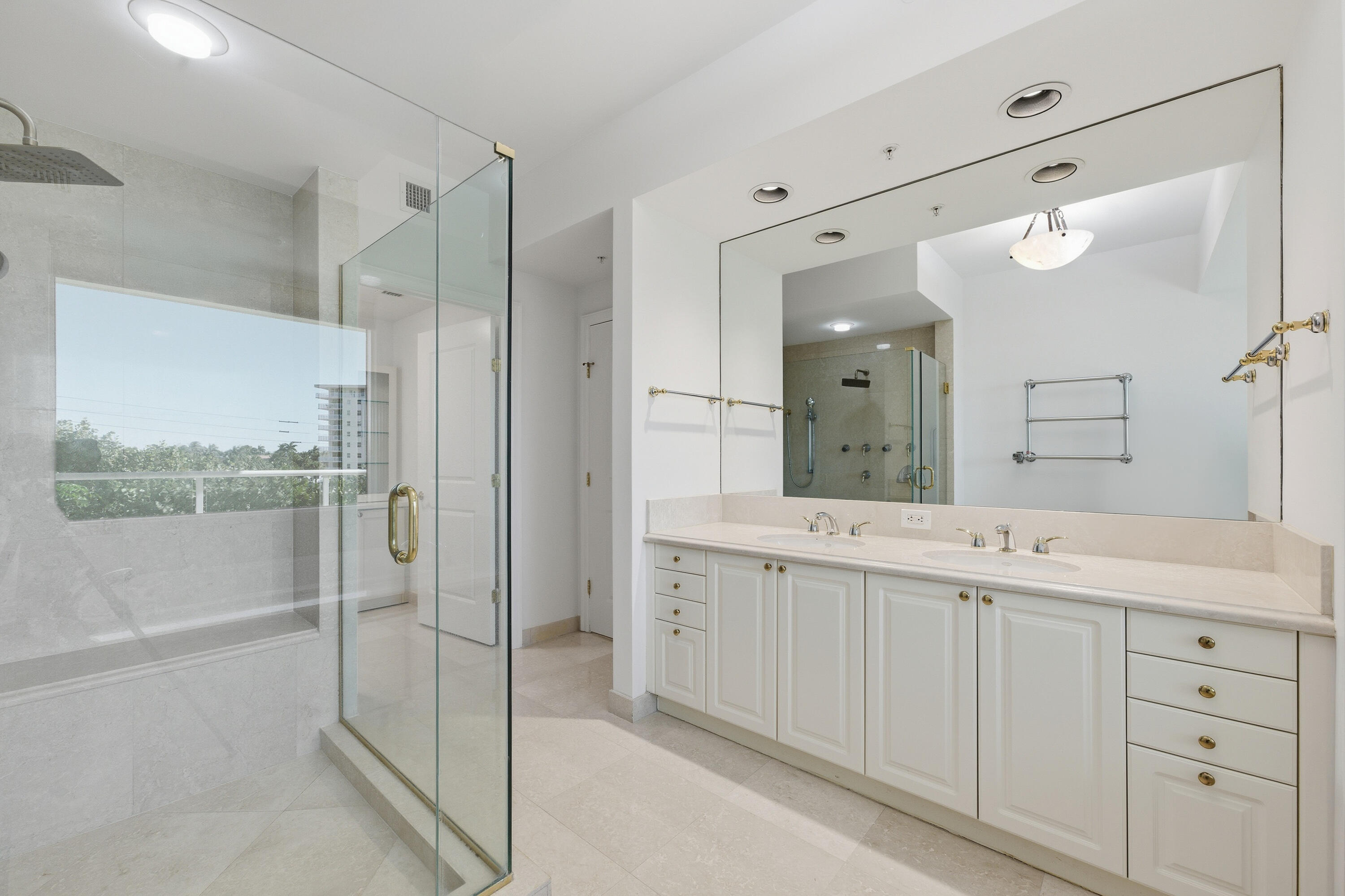 OCEAN GRANDE BEACH & MARINA - Residential