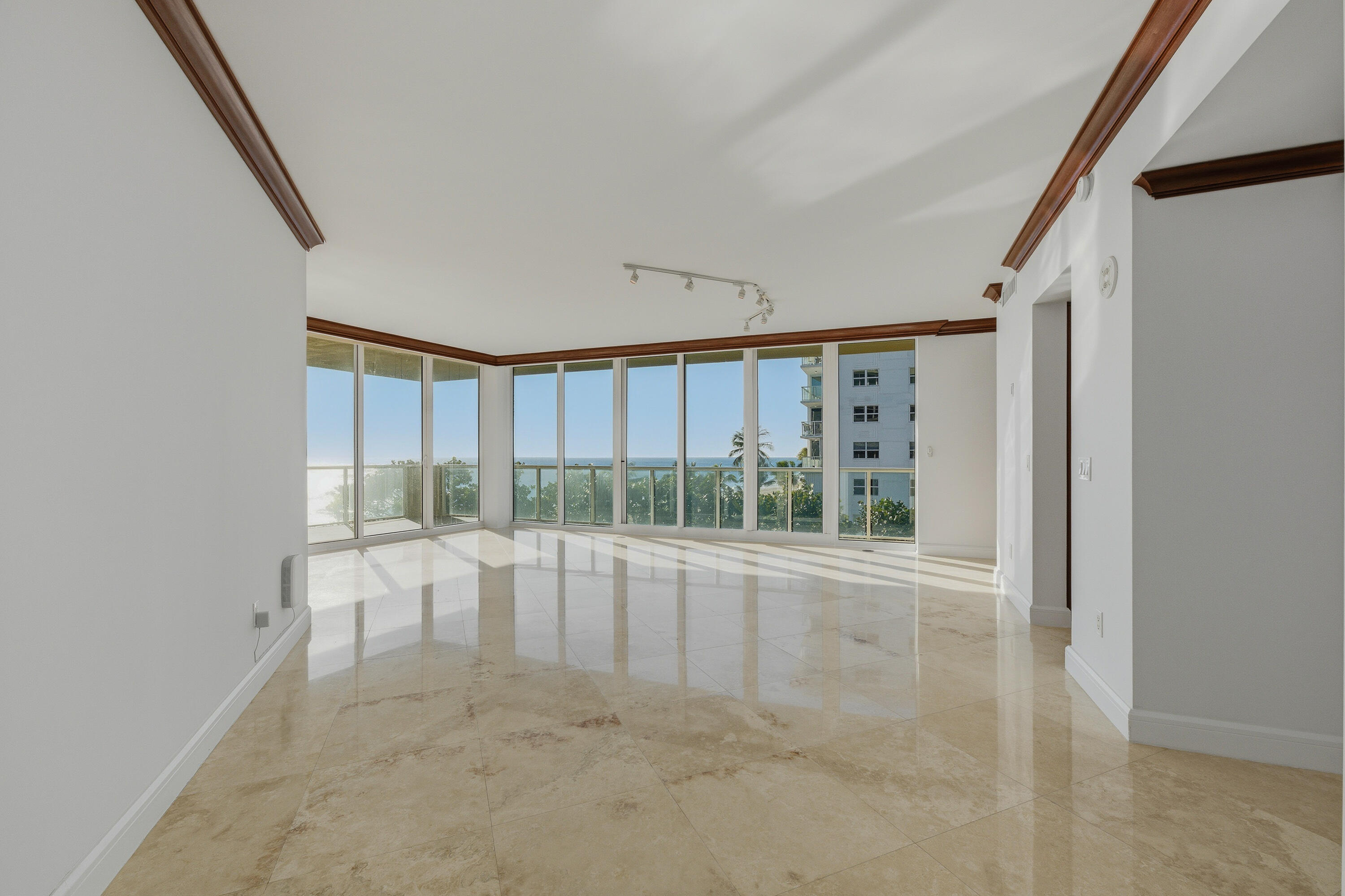 OCEAN GRANDE BEACH & MARINA - Residential