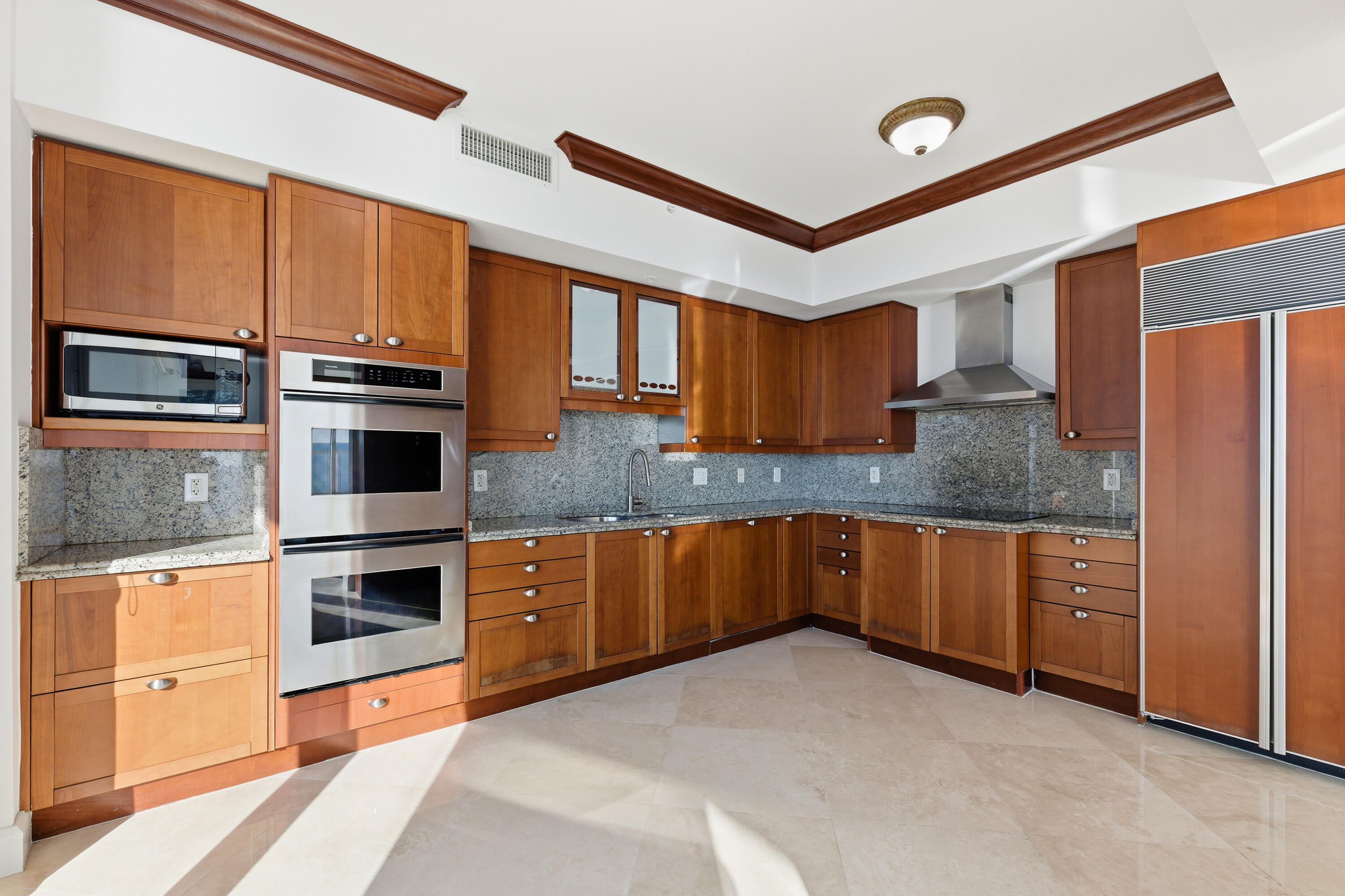 OCEAN GRANDE BEACH & MARINA - Residential