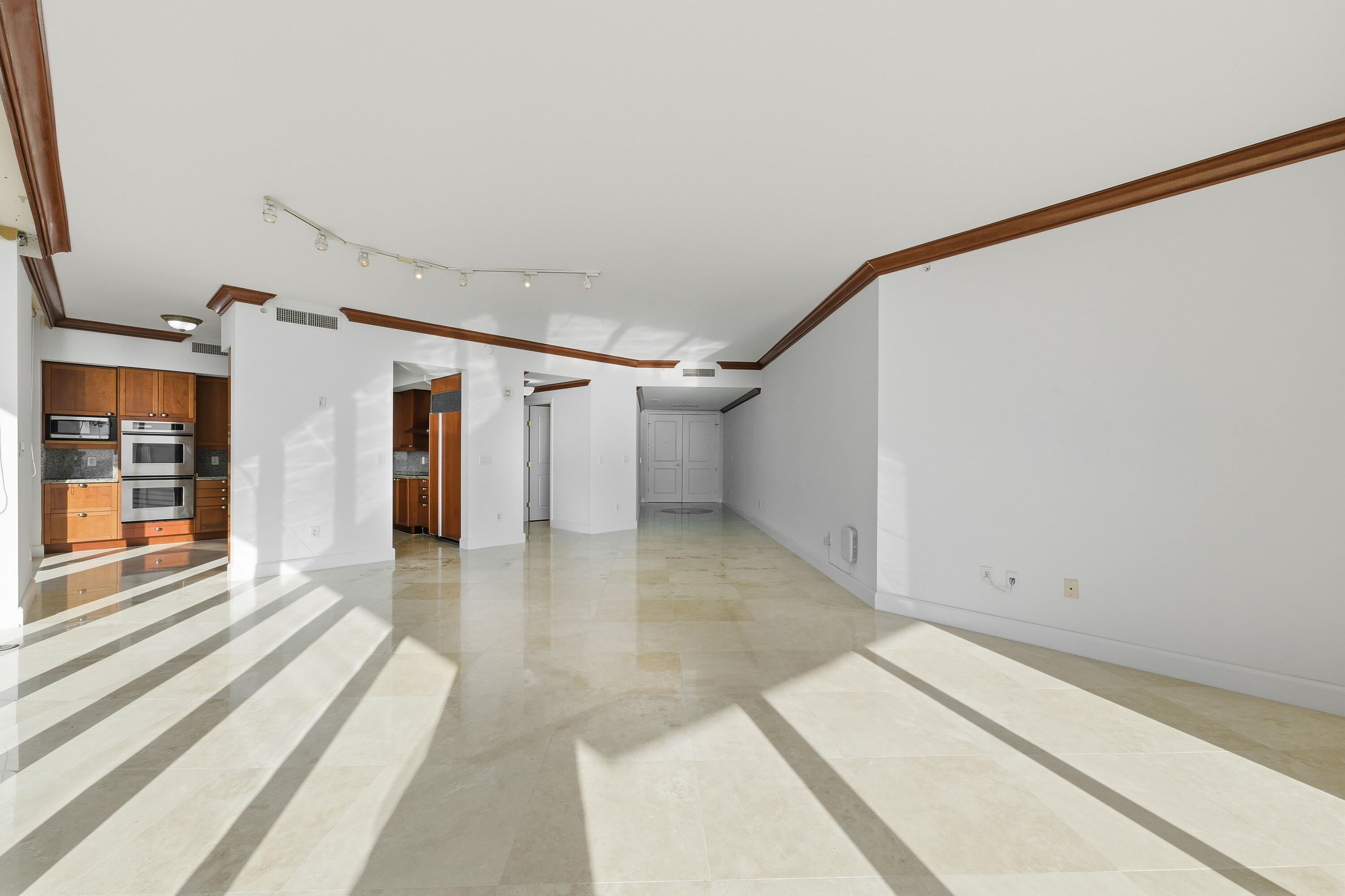 OCEAN GRANDE BEACH & MARINA - Residential