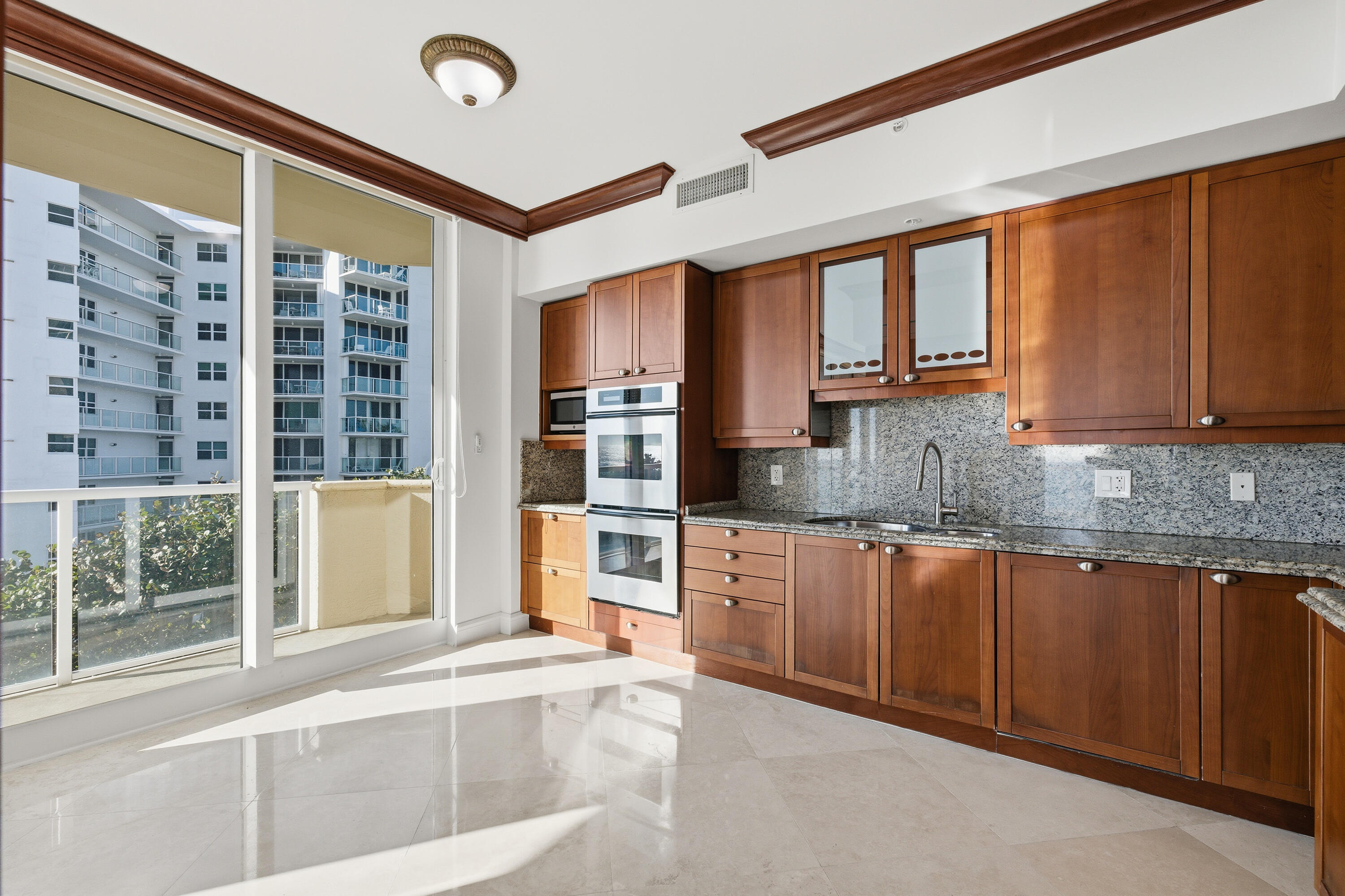 OCEAN GRANDE BEACH & MARINA - Residential