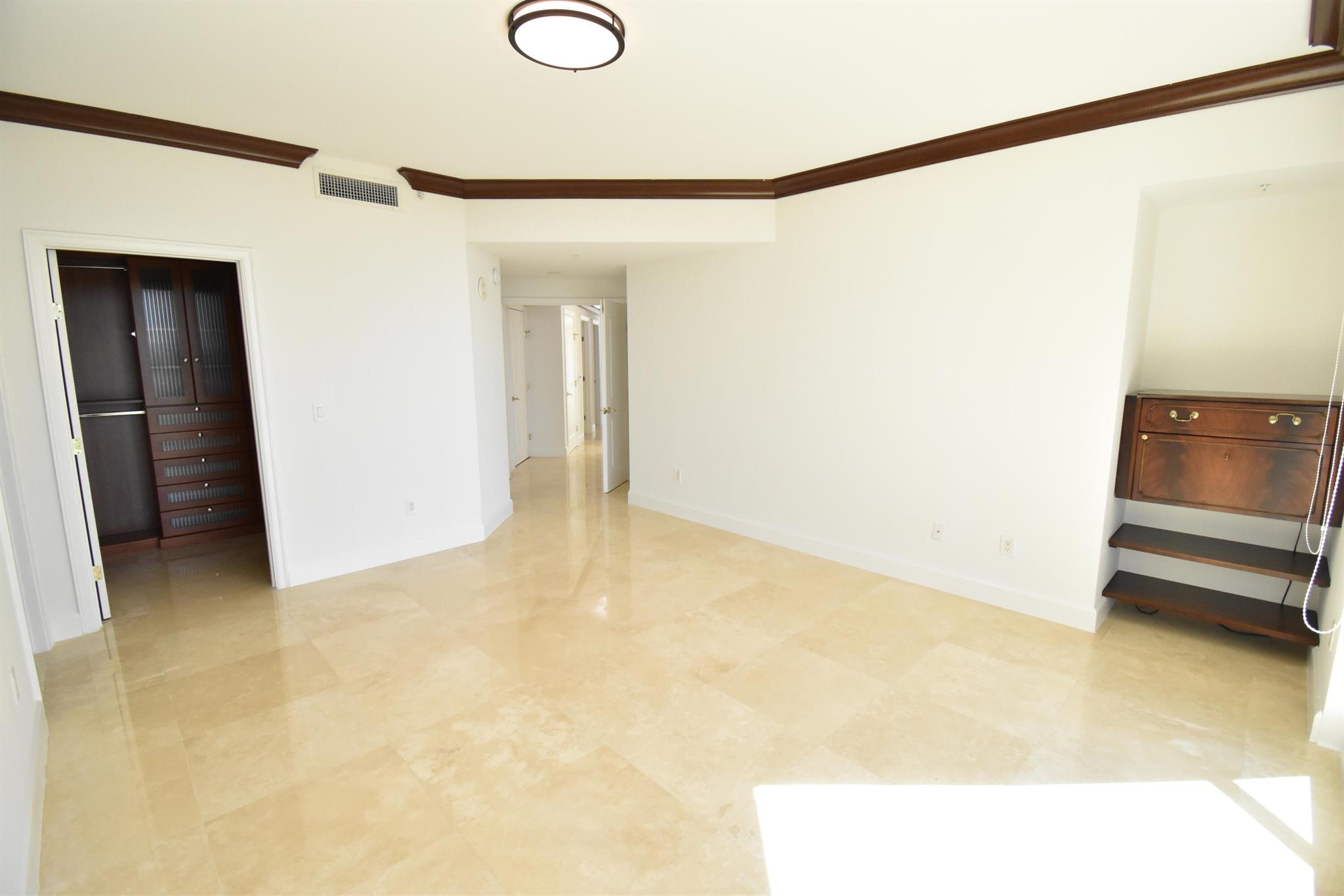 OCEAN GRANDE BEACH & MARI - Residential