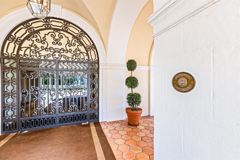 PALM BEACH BILTMORE COND - Residential