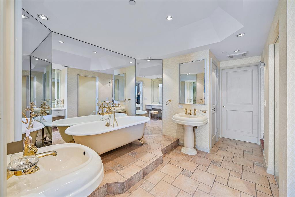 PALM BEACH BILTMORE COND - Residential