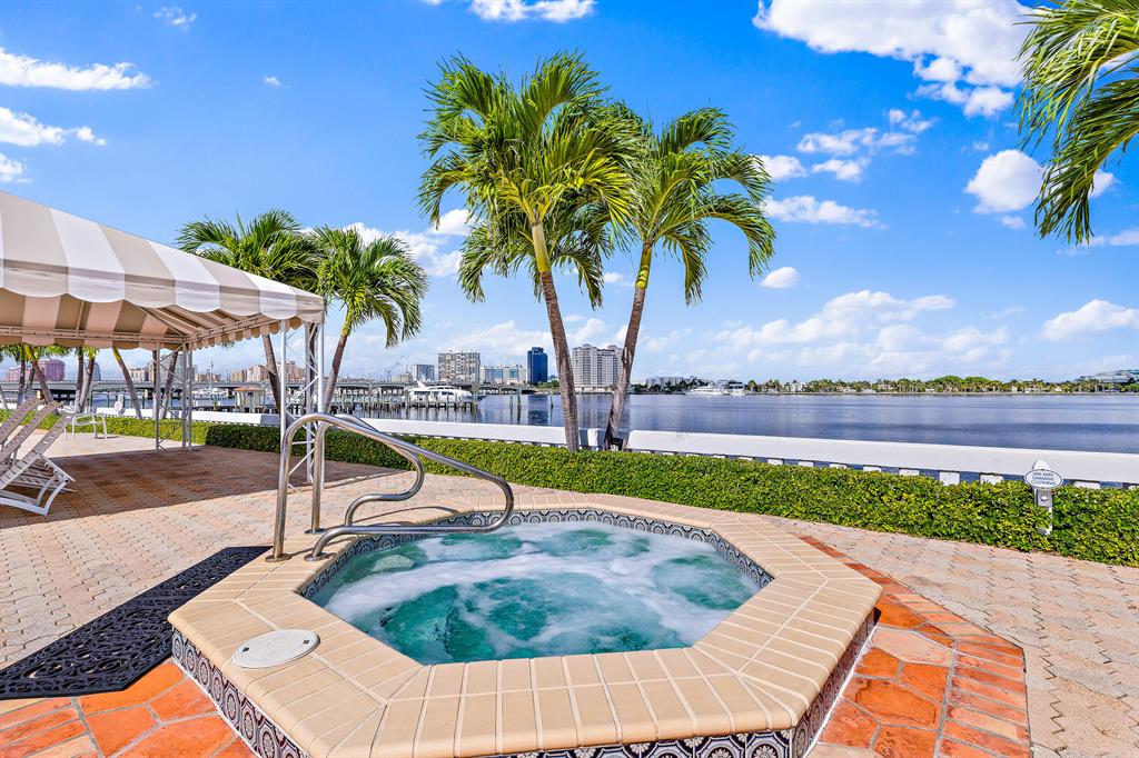 PALM BEACH BILTMORE COND - Residential