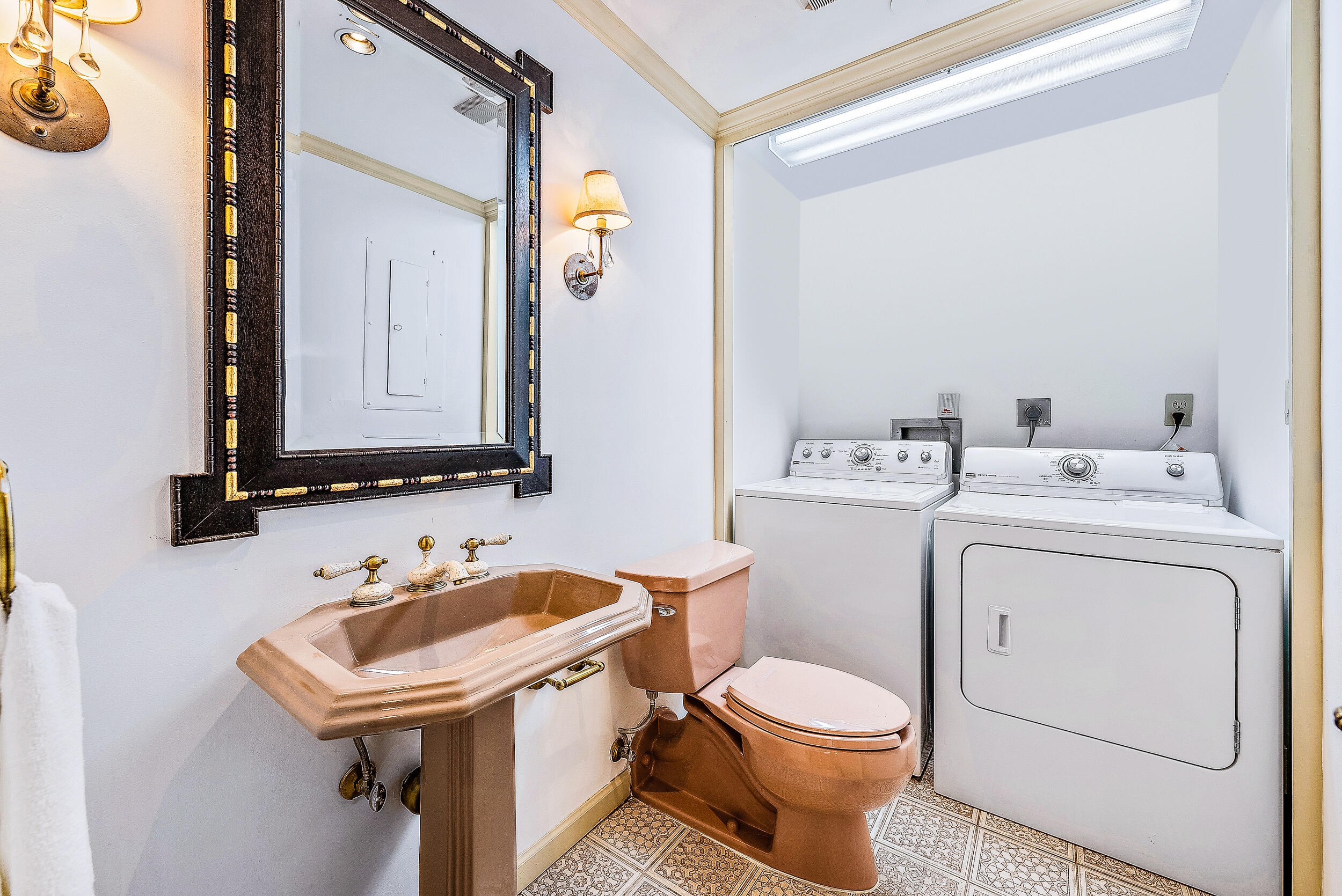 PALM BEACH BILTMORE COND DECL FILED 7-9-80 - Residential