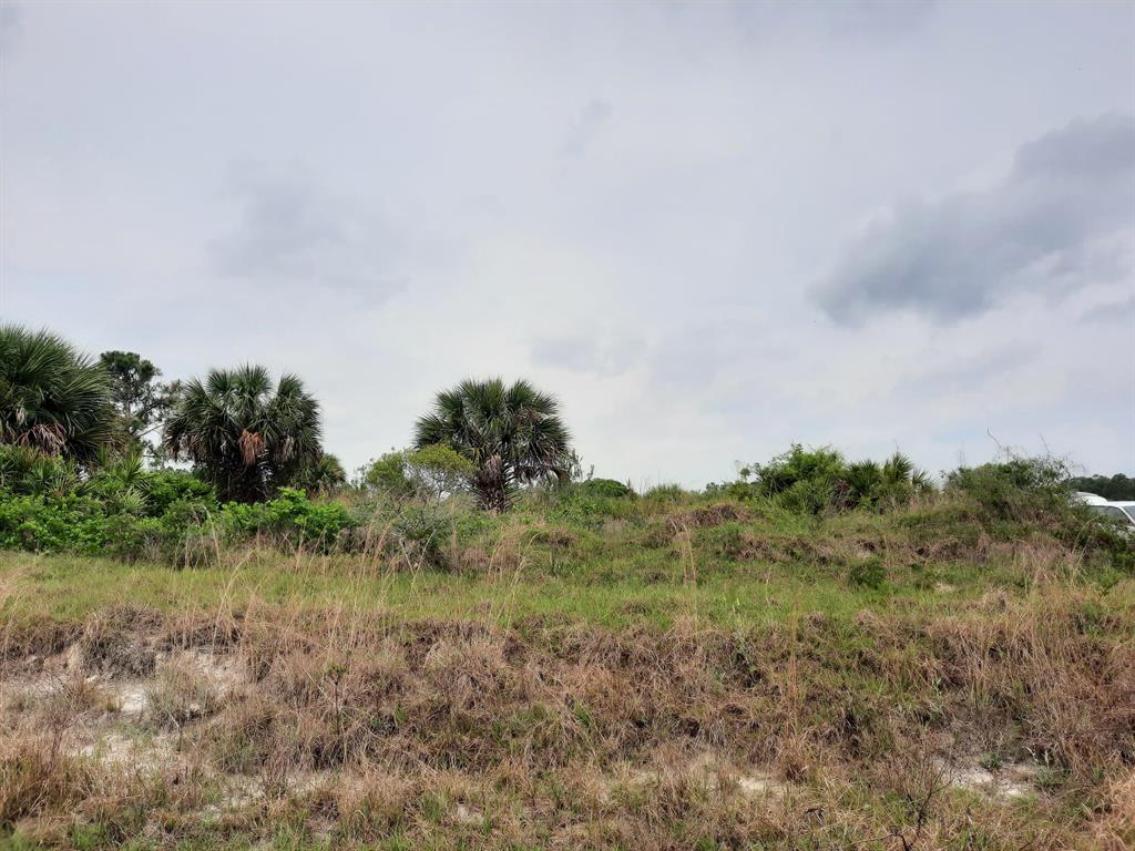 This is the type of lot people are looking for 2.5 acres of private land for all of your dreams of homesteading on the prairie.