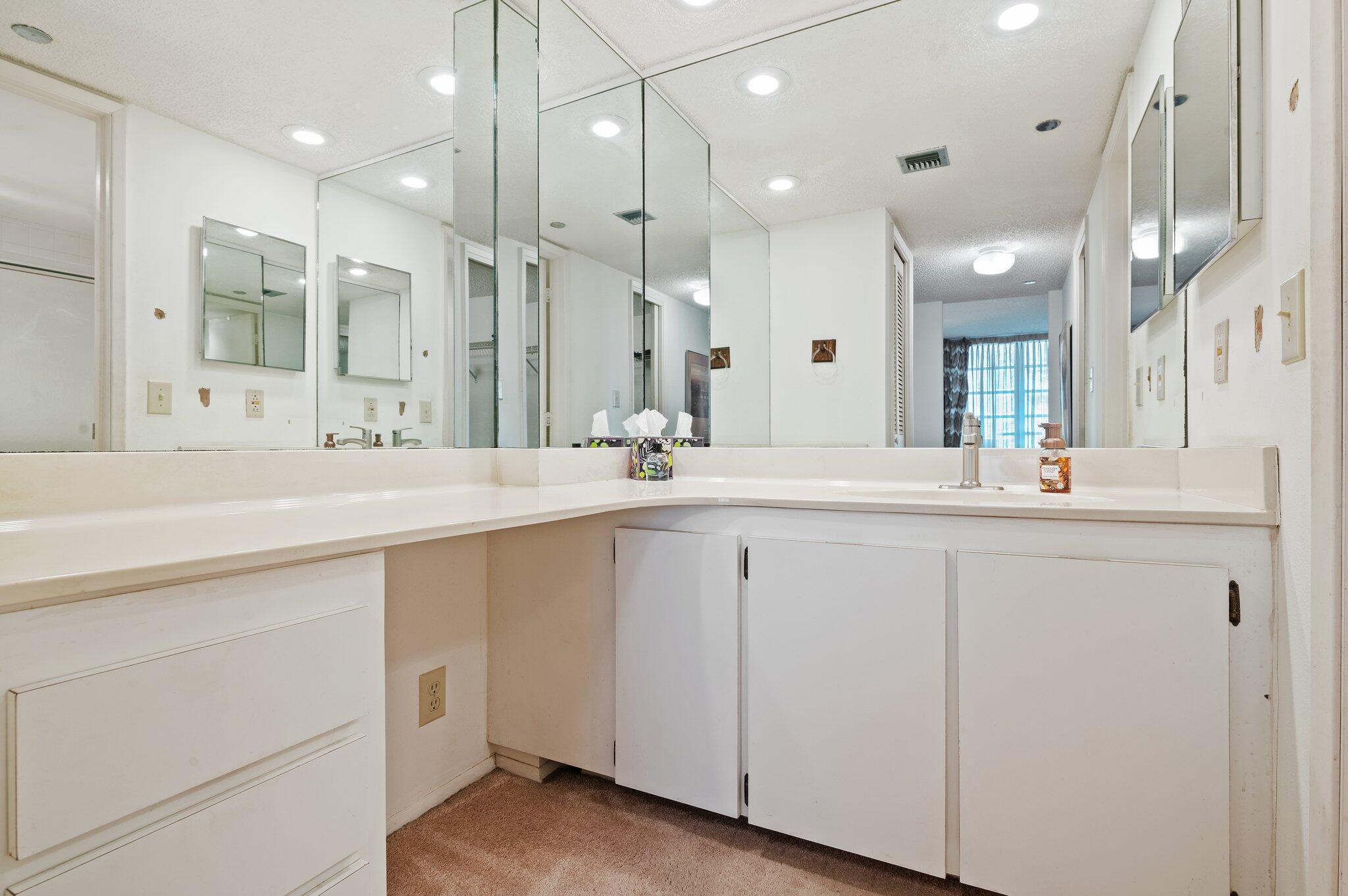 NO 113 PALM-AIRE COUNTRY CLUB - Residential Lease