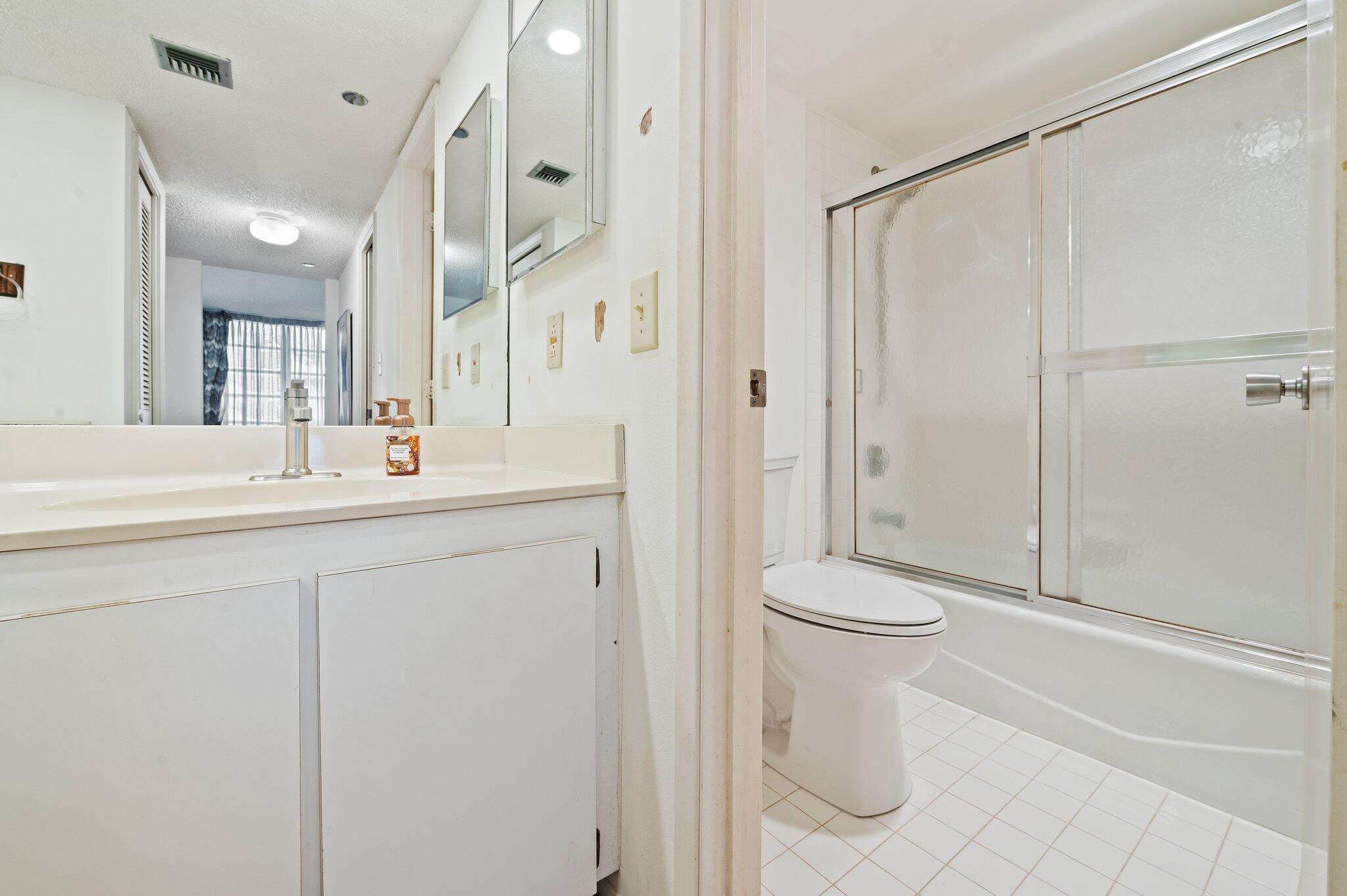 NO 113 PALM-AIRE COUNTRY CLUB - Residential Lease