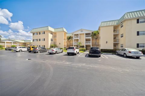 Condominium in Boynton Beach FL 16 Colonial Club Drive Dr.jpg