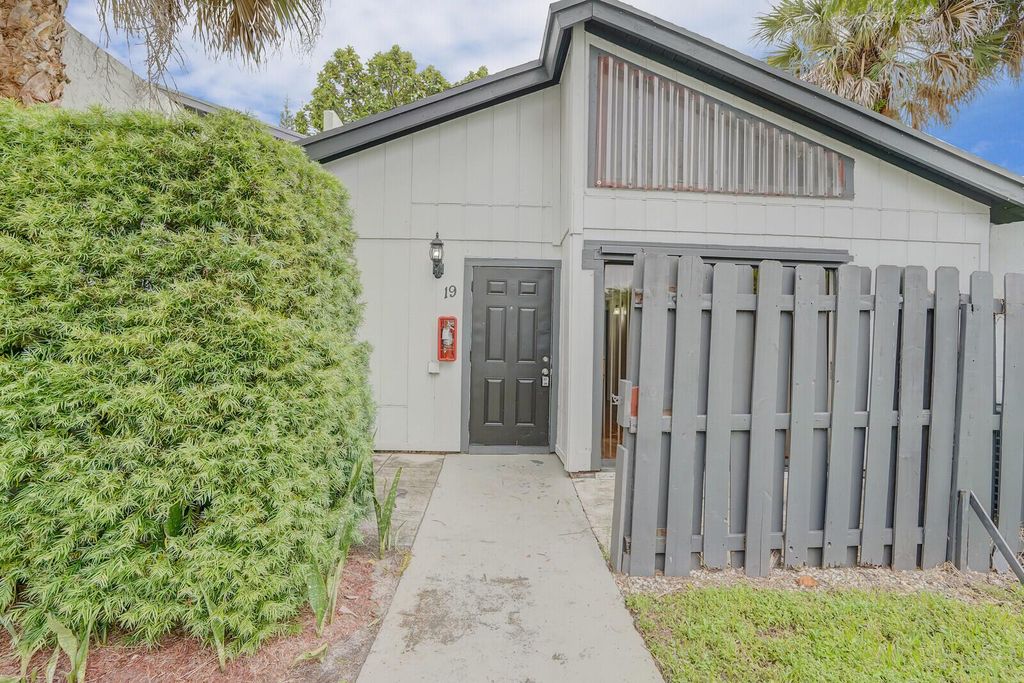 Photo of 100 Sparrow Drive #19, Royal Palm Beach, FL 33411 (MLS # R11119333)