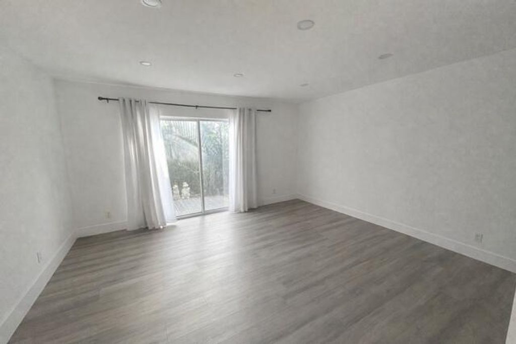 Photo of 809 W Oakland Park Boulevard #K1, Oakland Park, FL 33311 (MLS # B26010962)