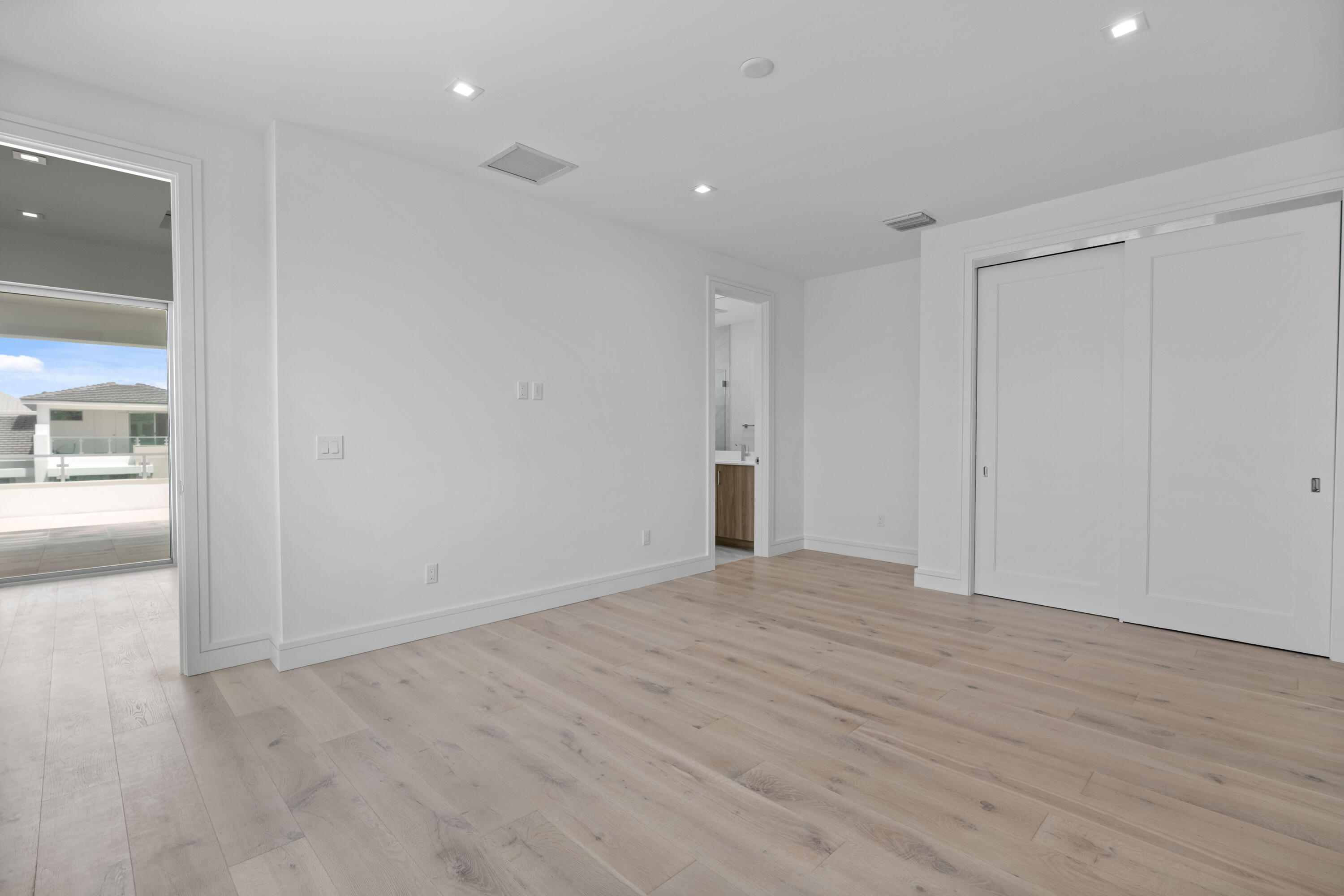 OCEAN ONE - Residential