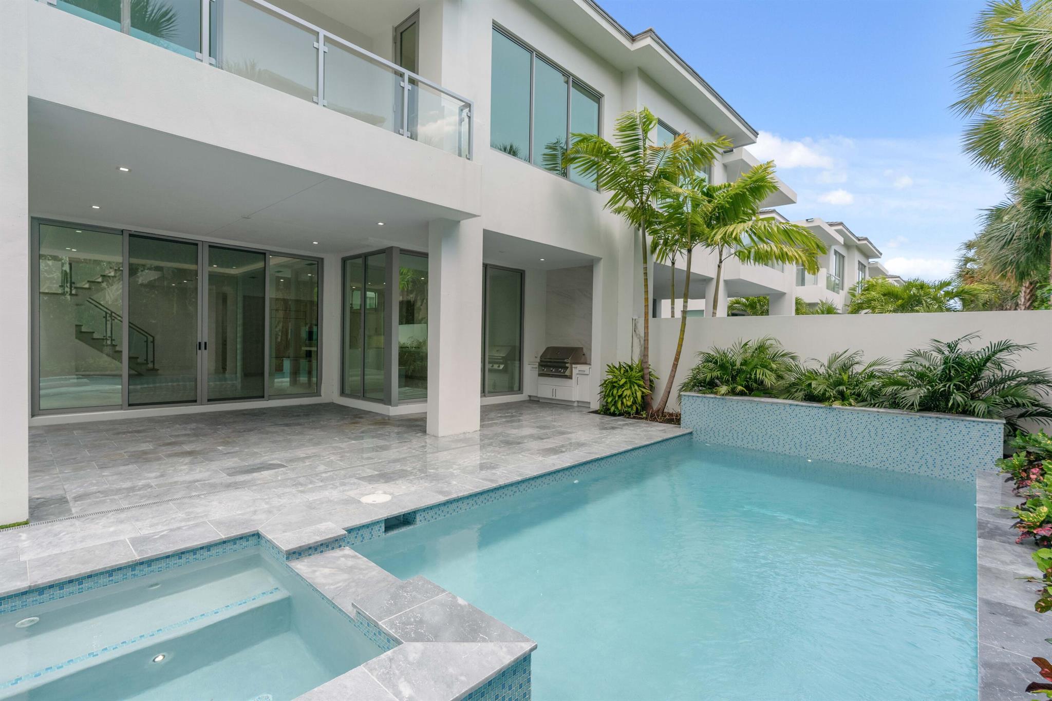 OCEAN ONE - Residential