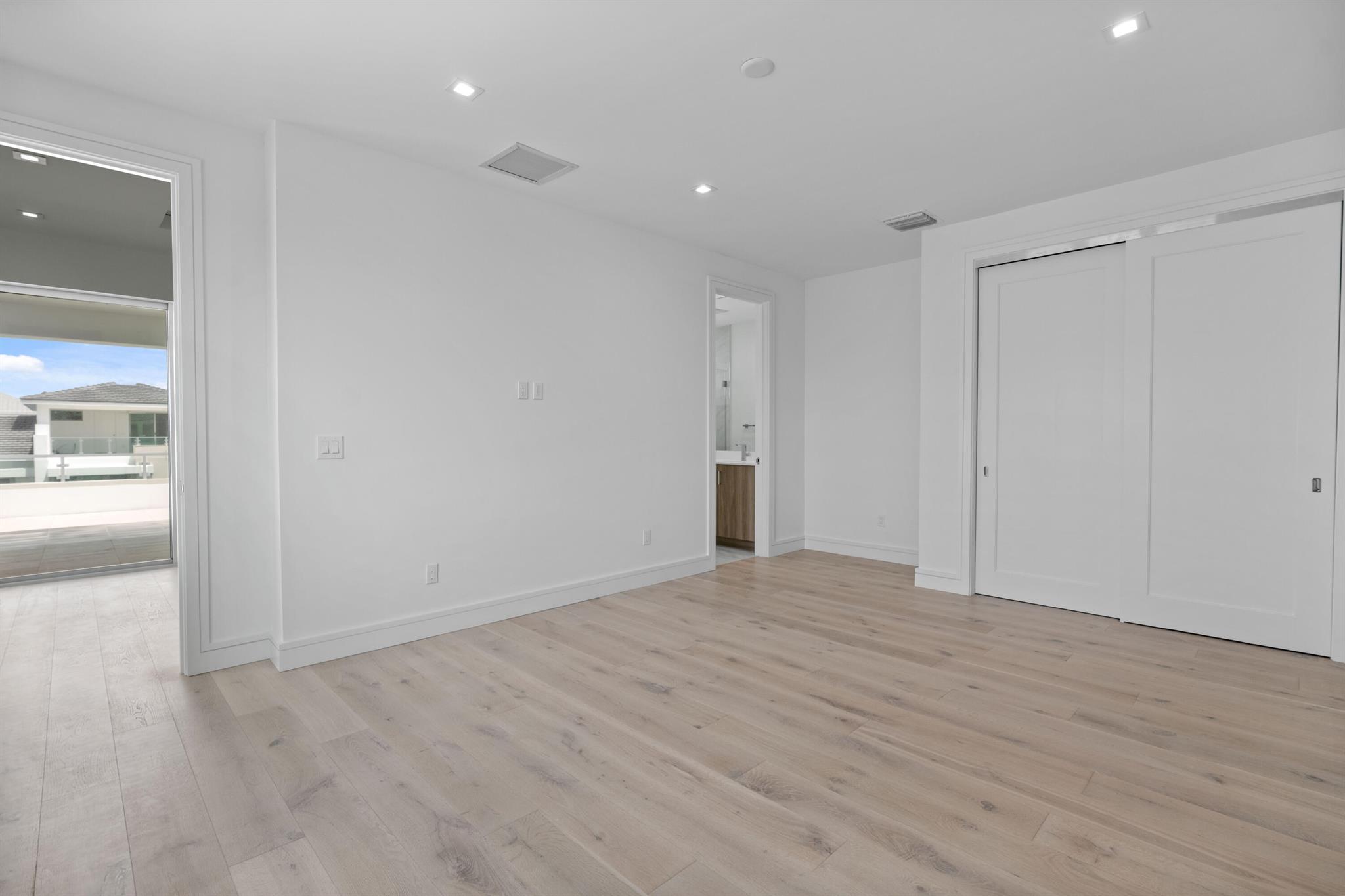 OCEAN ONE - Residential