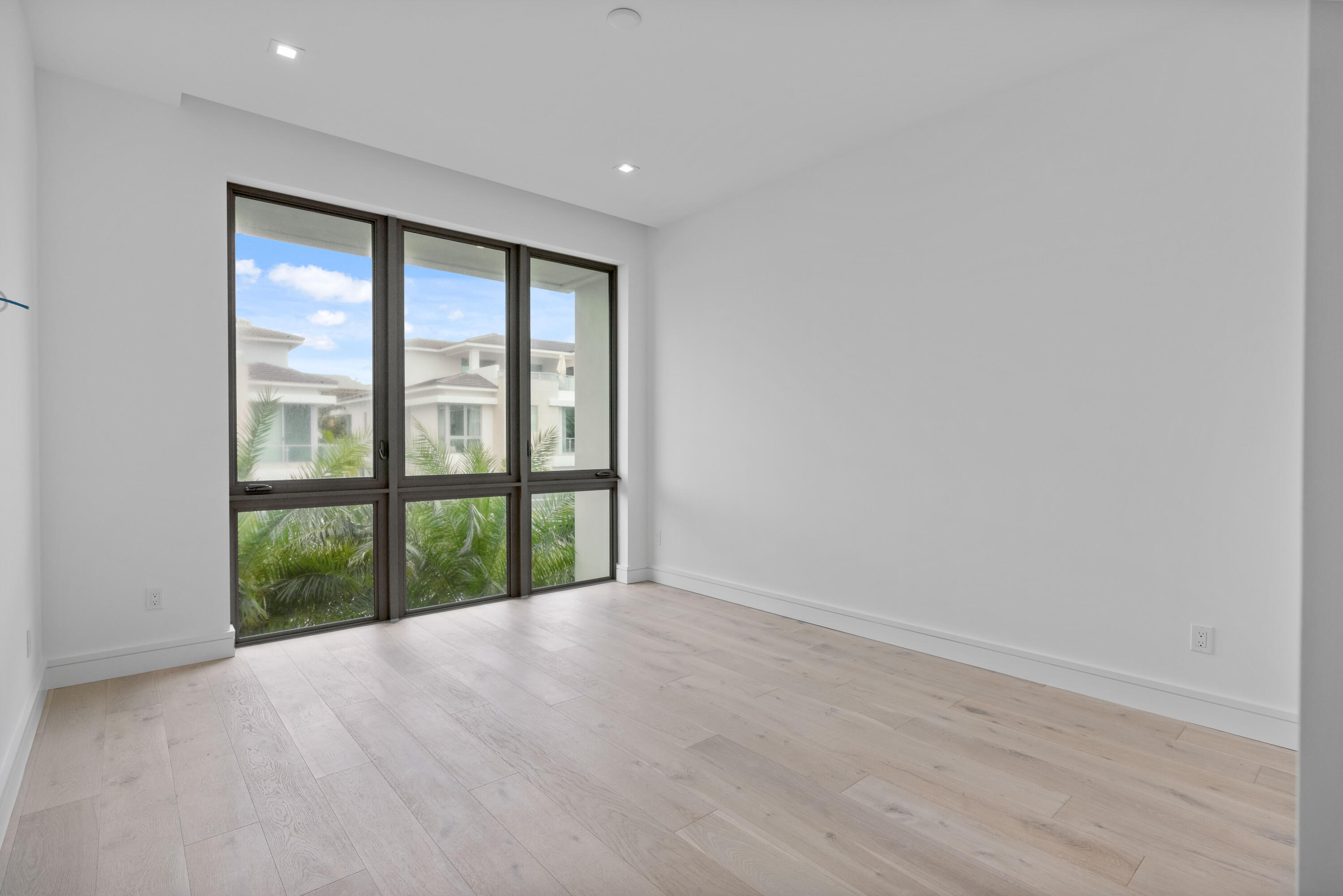 OCEAN ONE - Residential