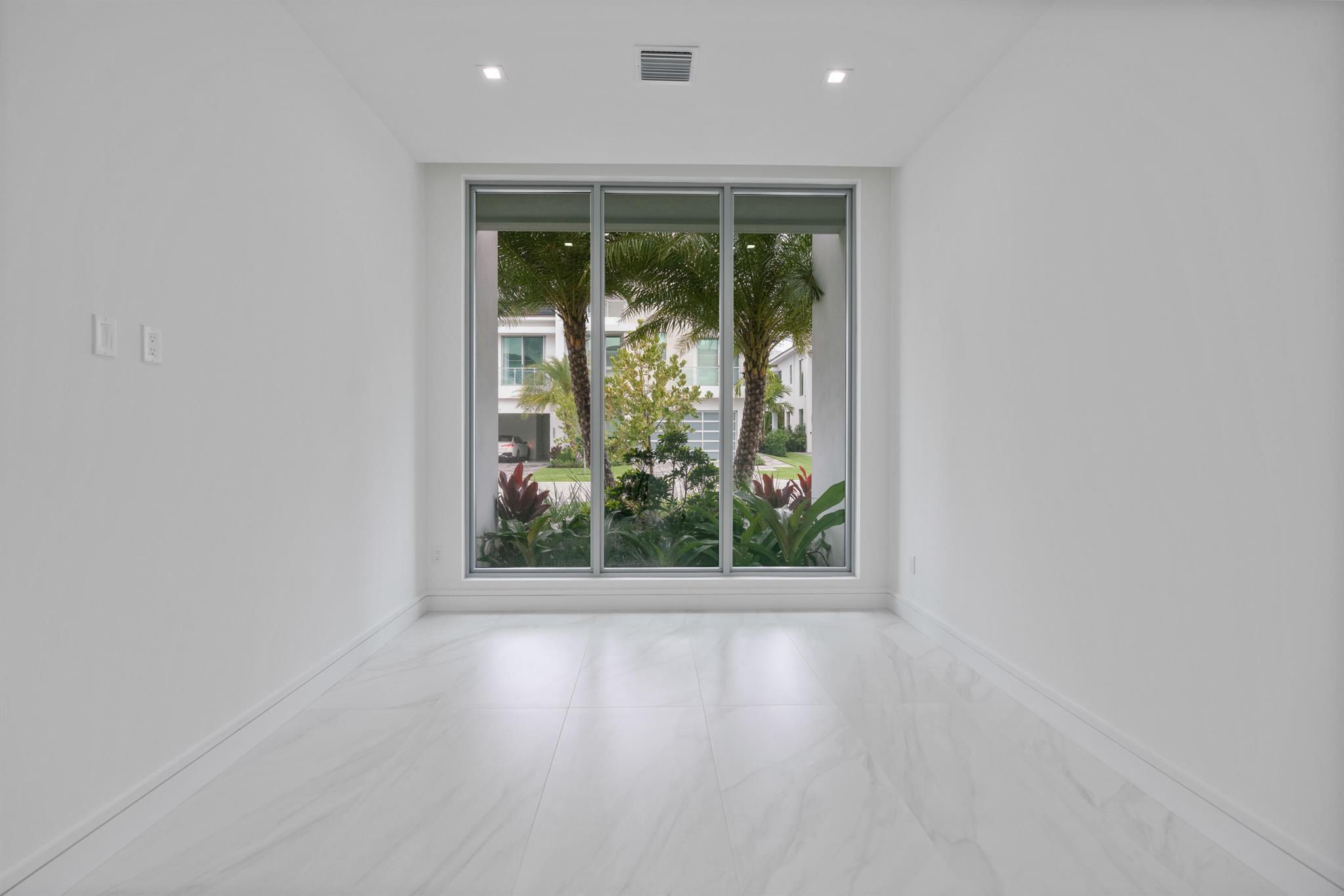 OCEAN ONE - Residential