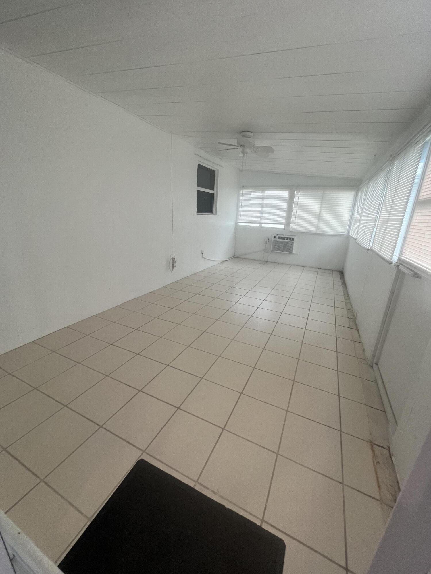 PALM BEACH LEISUREVILLE SEC 7 - Residential