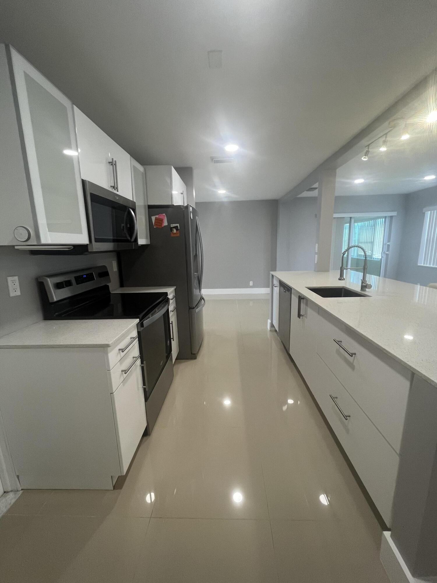 PALM BEACH LEISUREVILLE SEC 7 - Residential