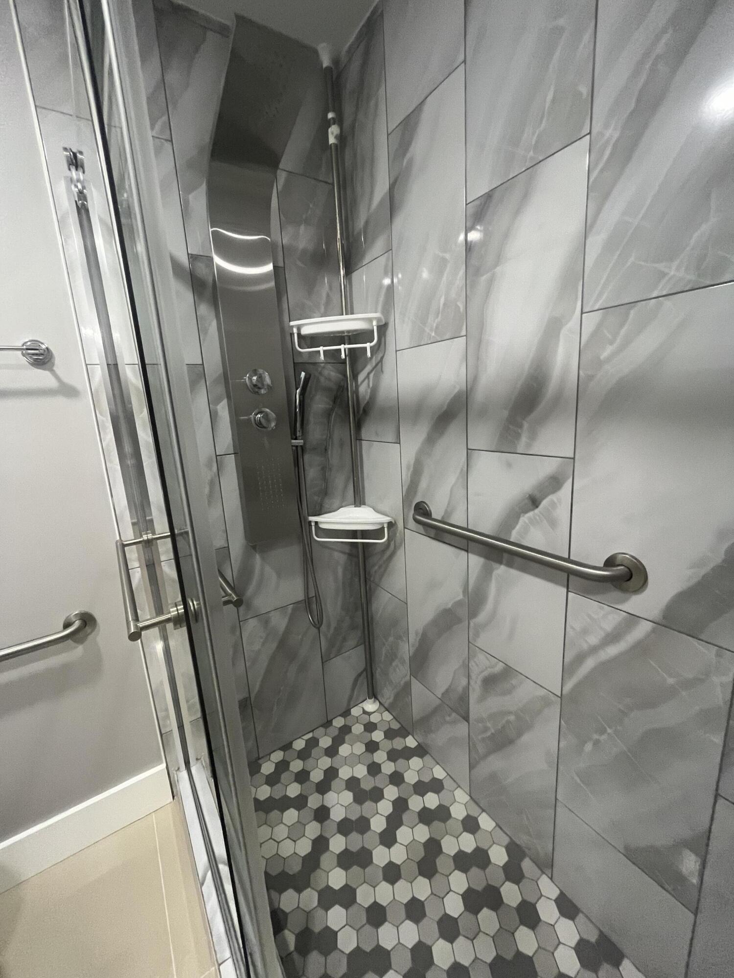 PALM BEACH LEISUREVILLE SEC 7 - Residential