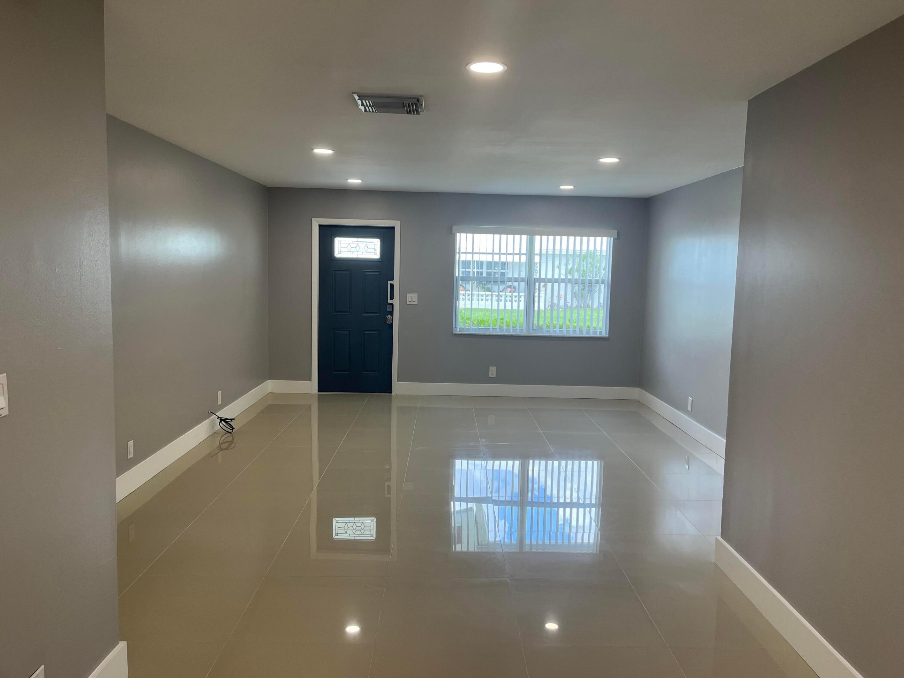 PALM BEACH LEISUREVILLE SEC 7 - Residential