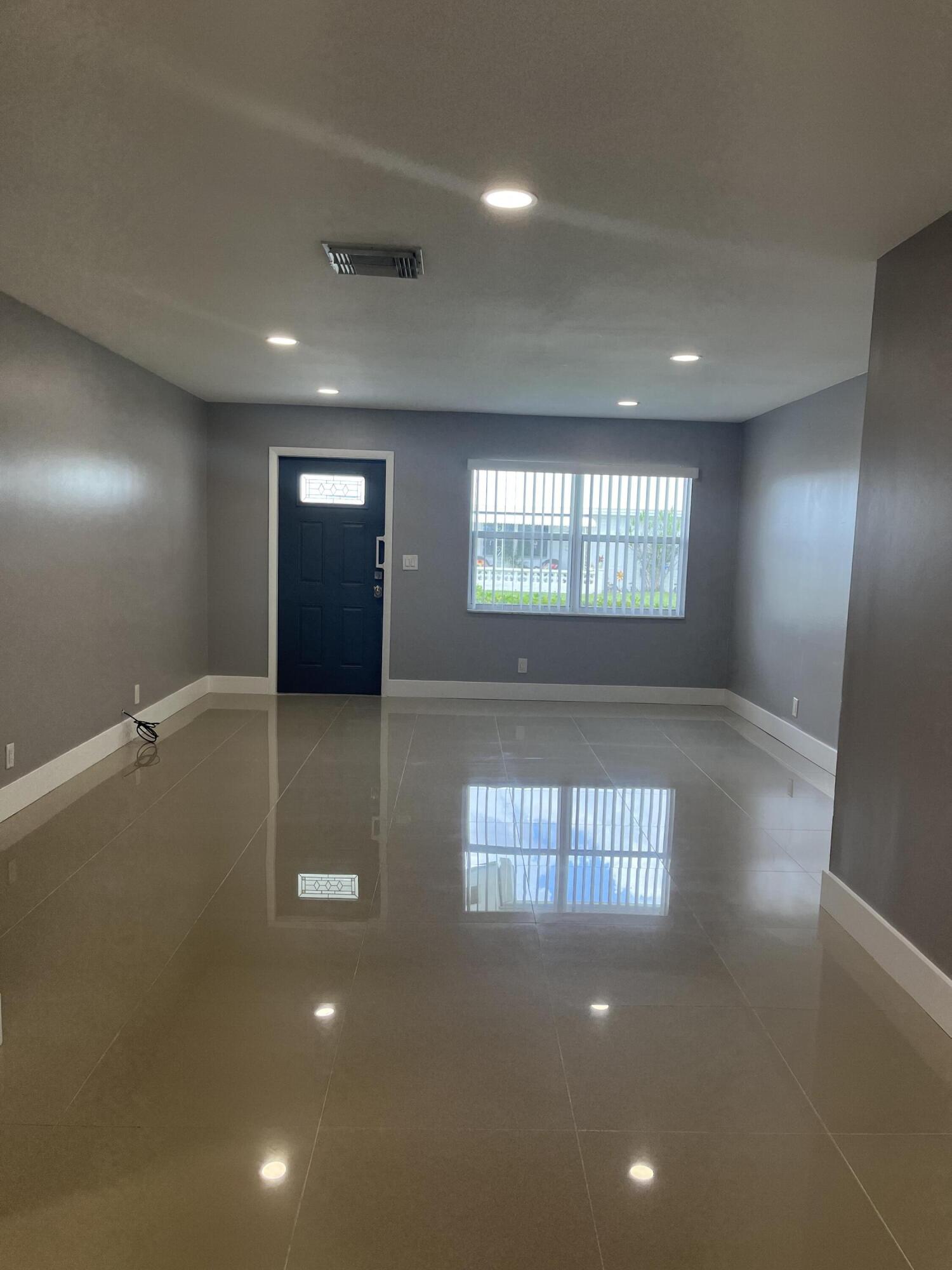 PALM BEACH LEISUREVILLE SEC 7 - Residential