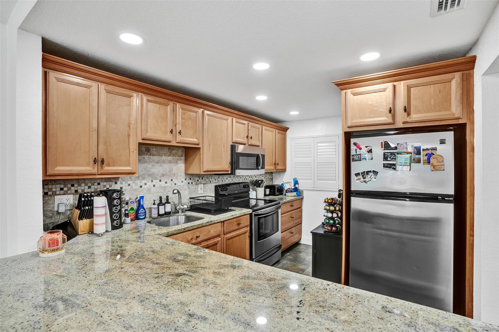 9480 Poinciana Pl 207