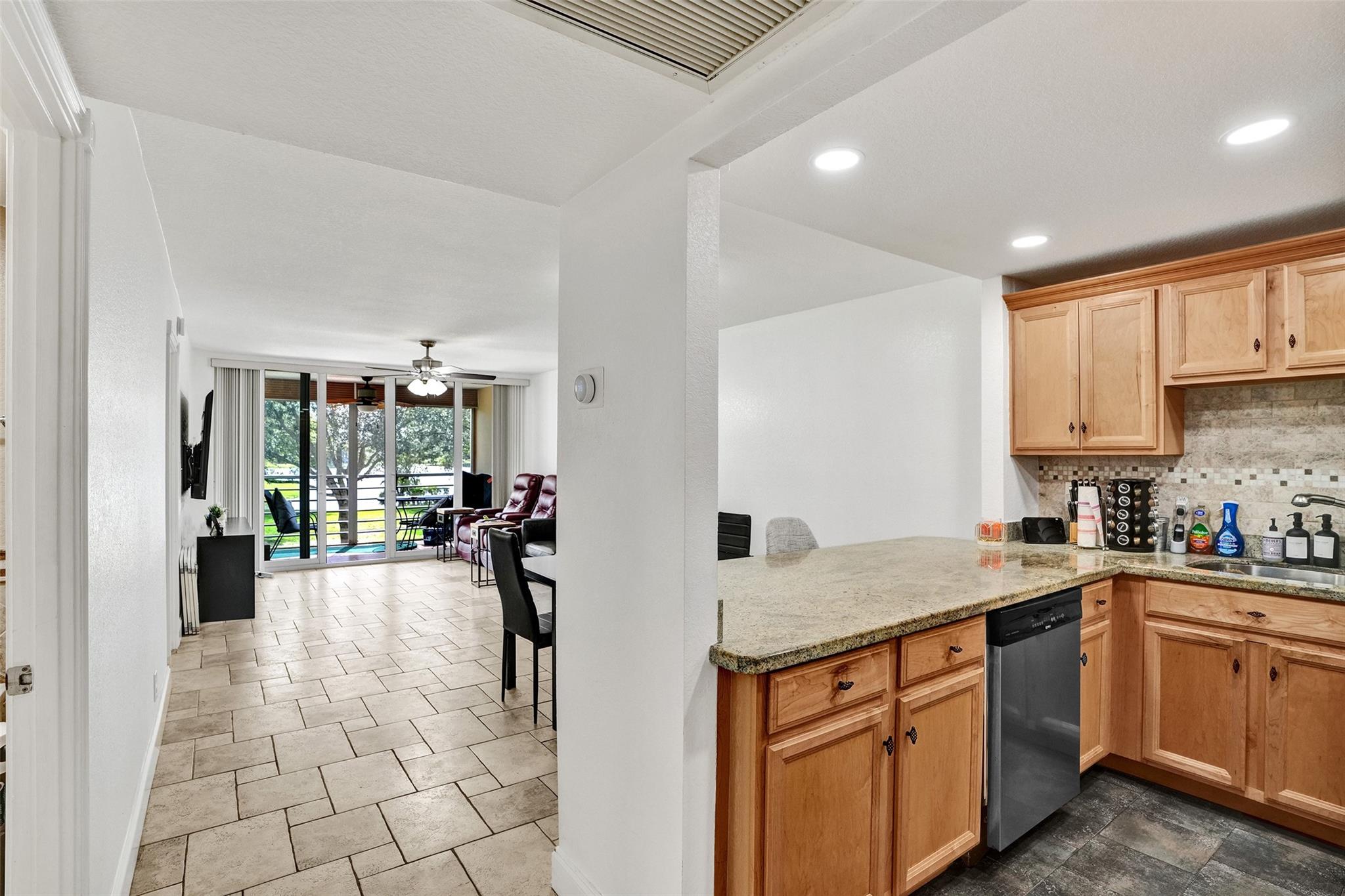 9480 Poinciana Pl 207
