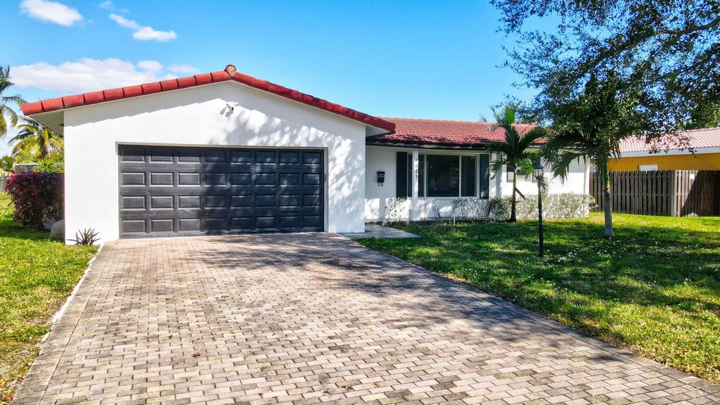 Photo of 4005 NW 76th Avenue, Coral Springs, FL 33065 (MLS # R11156599)