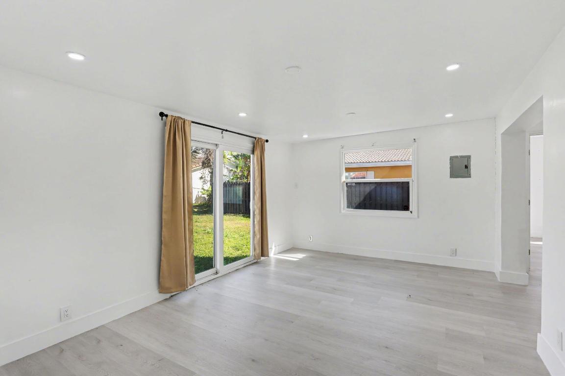 THE DELLS - Residential