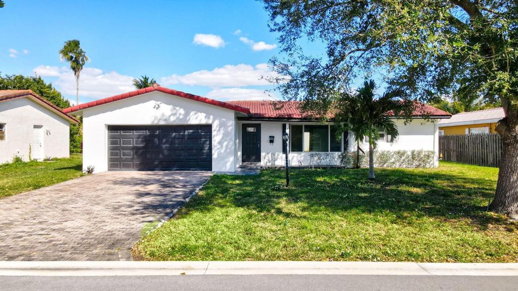 Photo of 4005 NW 76th Avenue, Coral Springs, FL 33065 (MLS # R11156599)