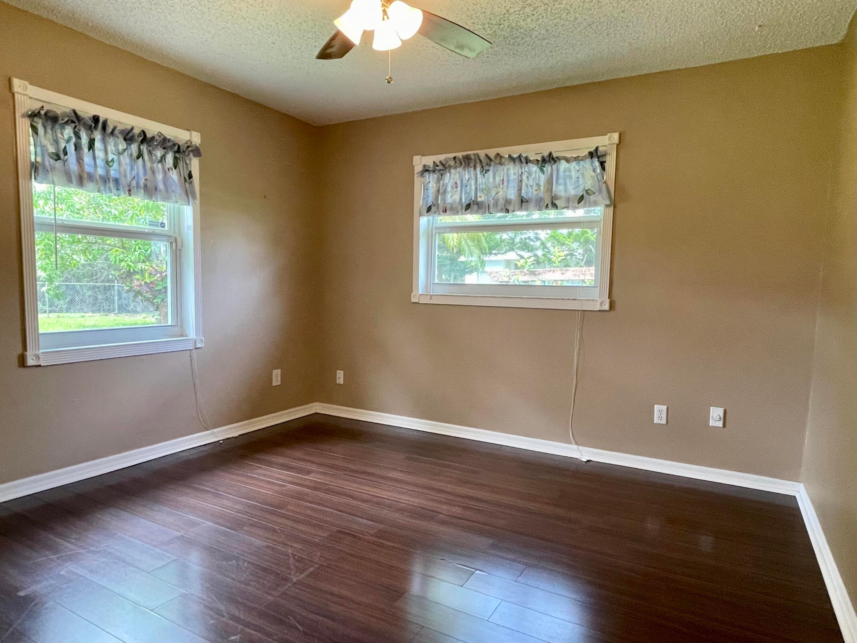 HOLIDAY PINES SUBDIVISION PHASE I - Residential