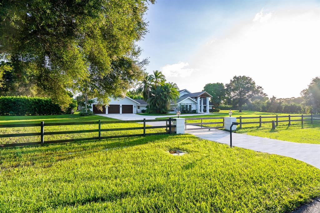 HORSESHOE ACRES - Residential