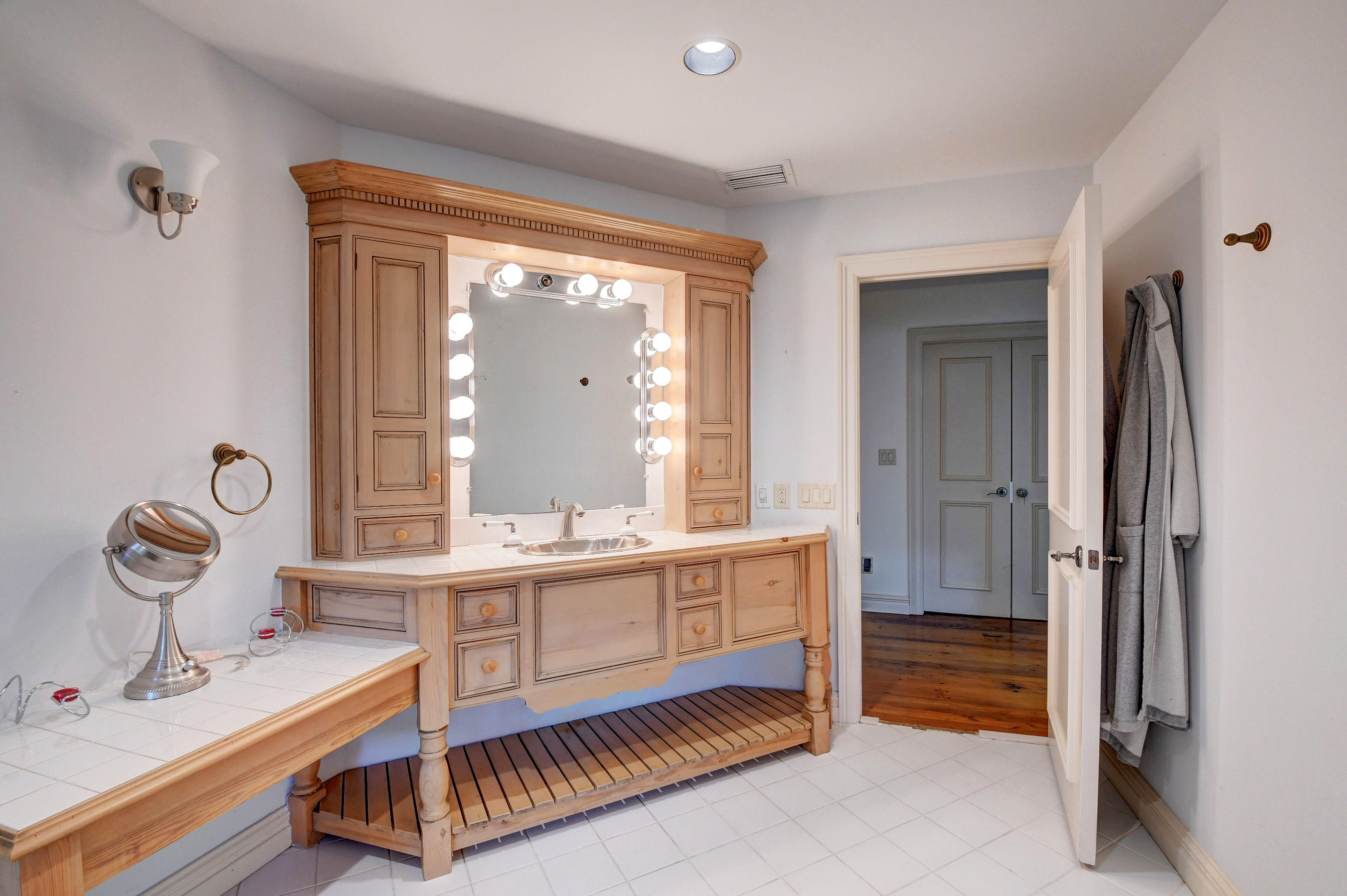 HORSESHOE ACRES - Residential