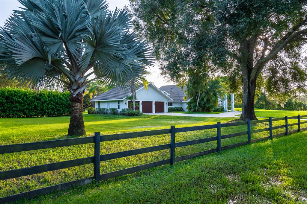 HORSESHOE ACRES - Residential