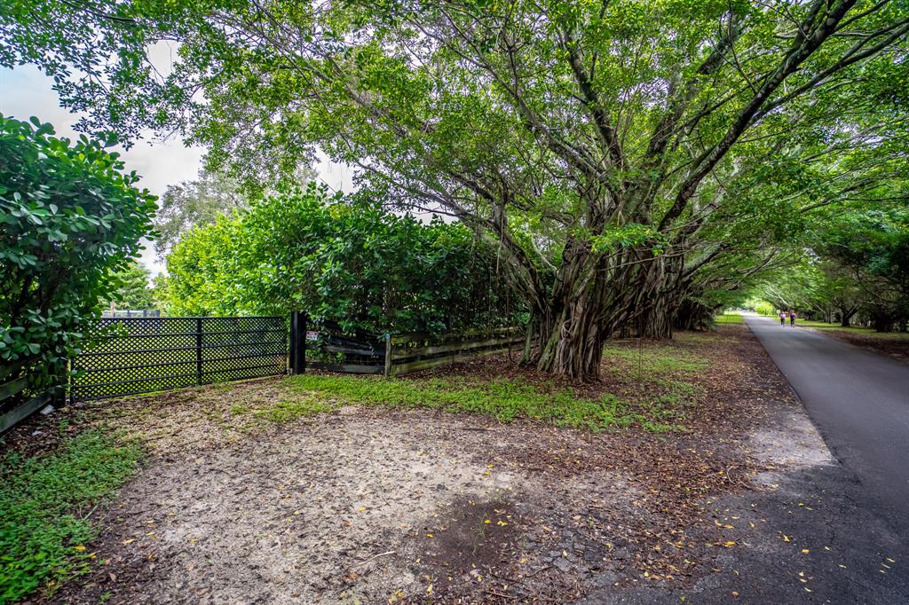 HORSESHOE ACRES - Residential