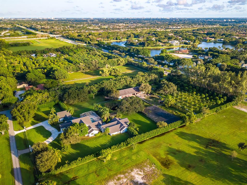 HORSESHOE ACRES - Residential