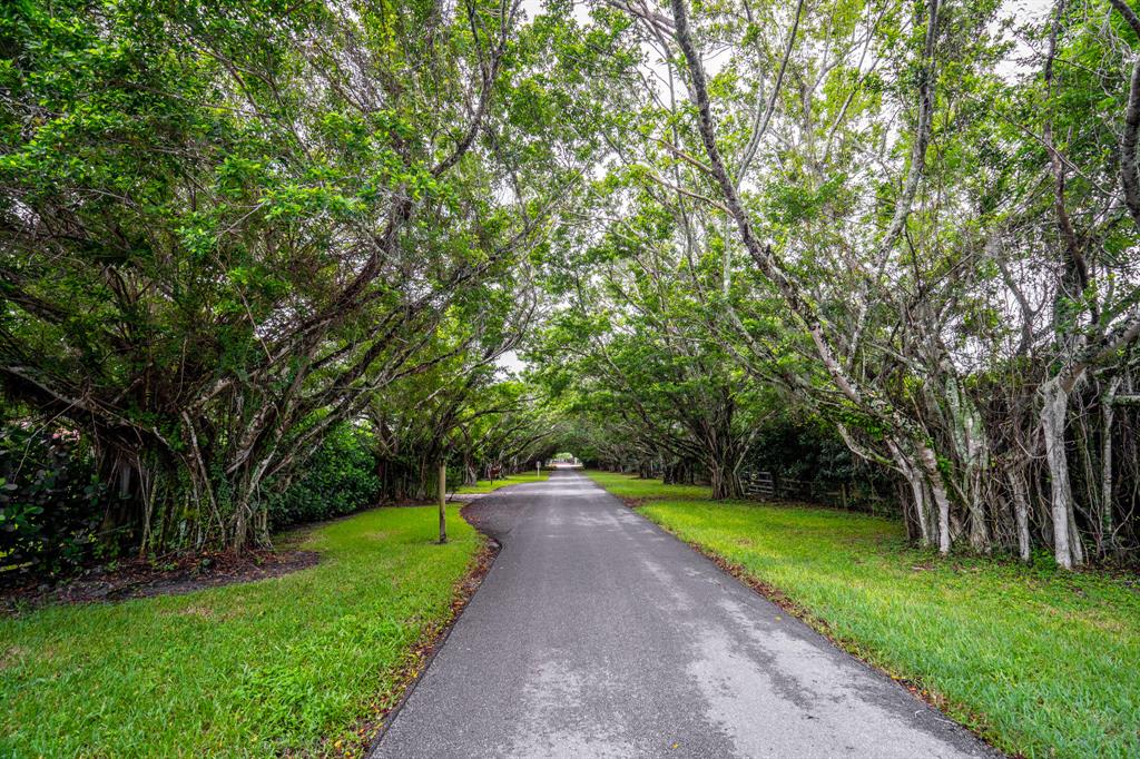 HORSESHOE ACRES - Residential