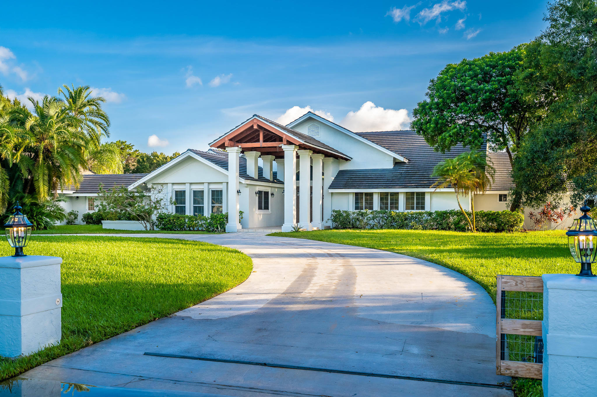 HORSESHOE ACRES - Residential