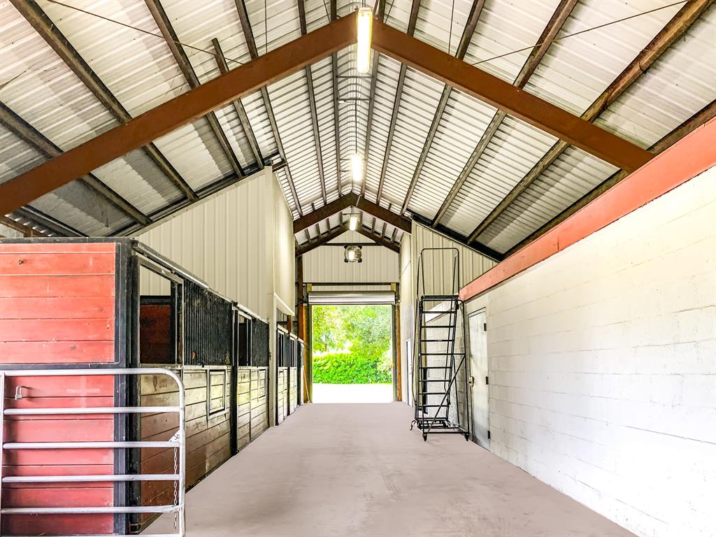 HORSESHOE ACRES - Residential