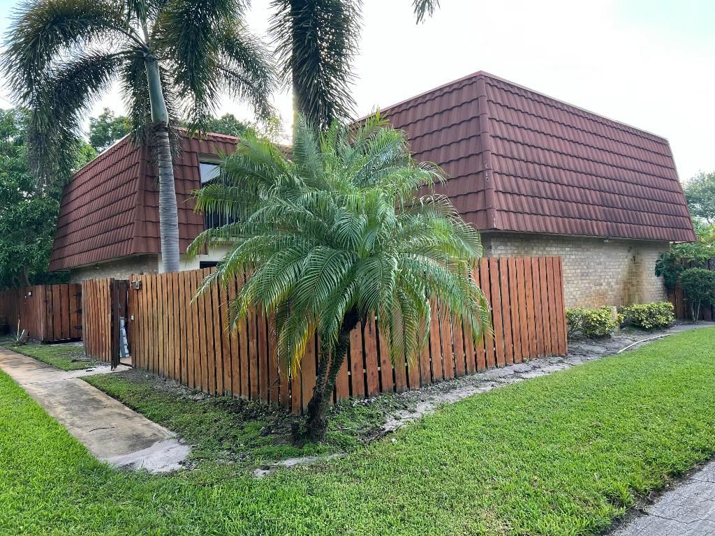 Photo of 3216 Spanish Wells Drive #26-A, Delray Beach, FL 33445 (MLS # R11111494)