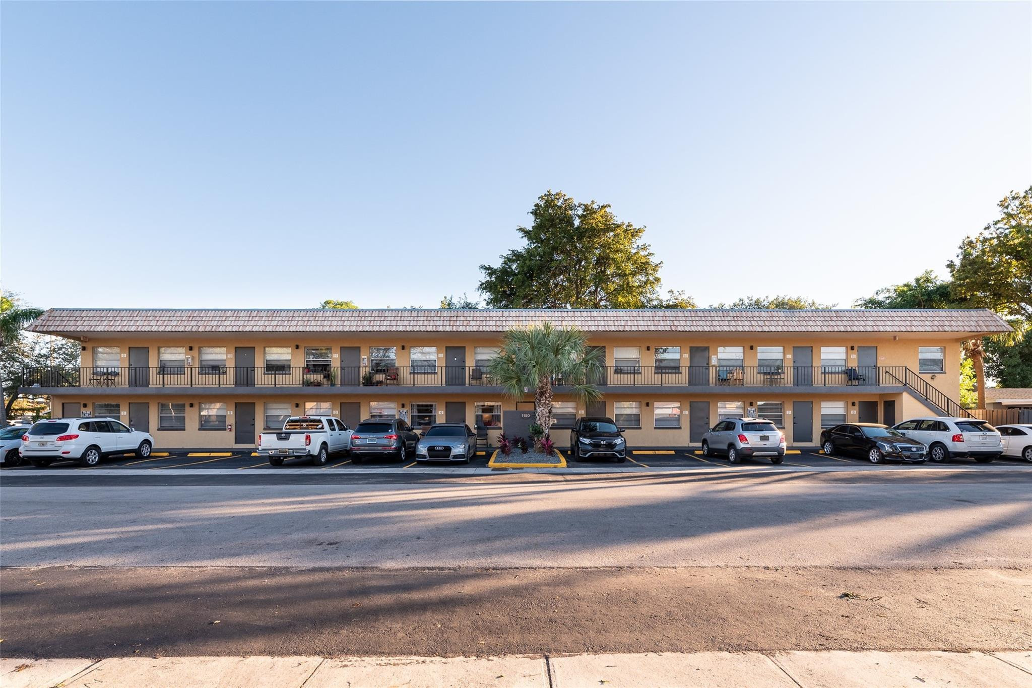 Lauderdale Park 6-33 1/2 - Residential Lease