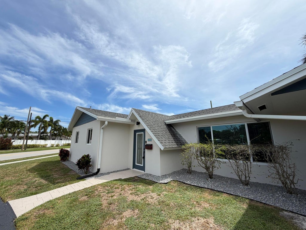 Photo of 1100 W CAMINO REAL, Boca Raton, FL 33486 (MLS # B26068686)