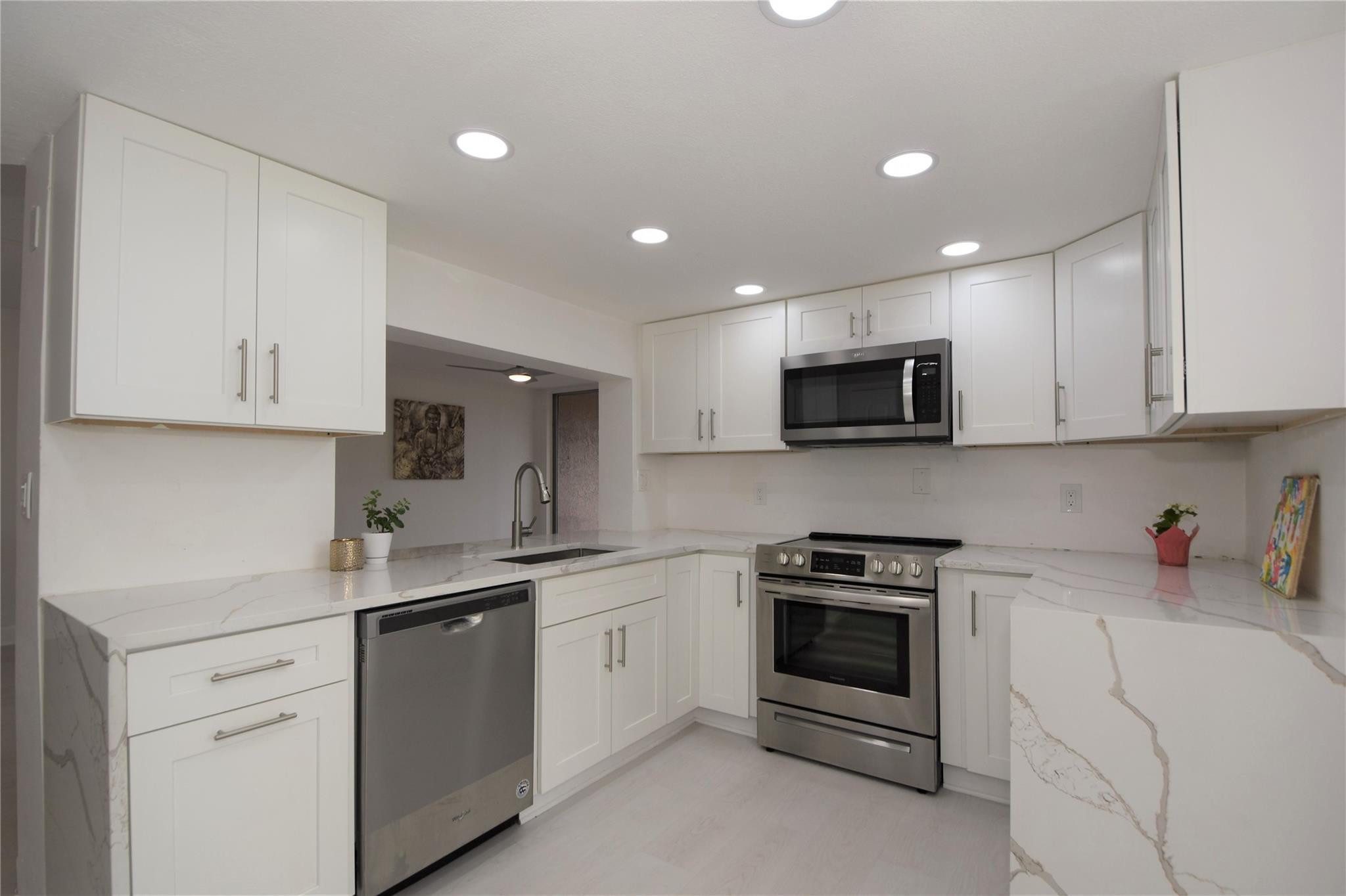 SABAL PALM - Residential Lease