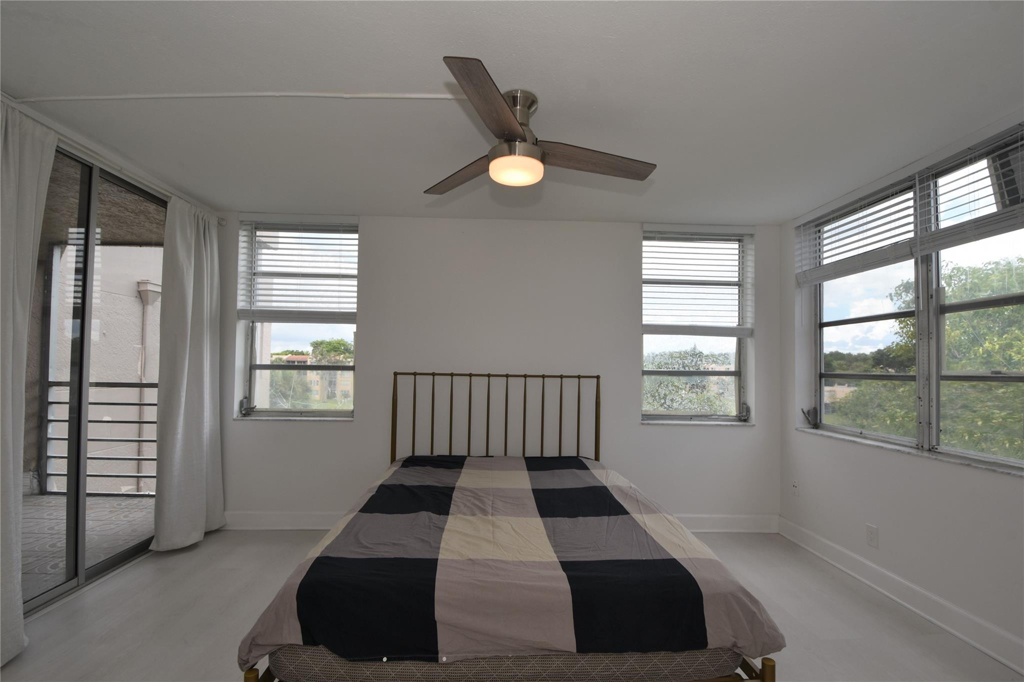 SABAL PALM - Residential Lease